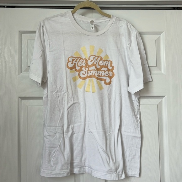 Hot Mom Summer T-shirt‎ - Picture 1 of 3
